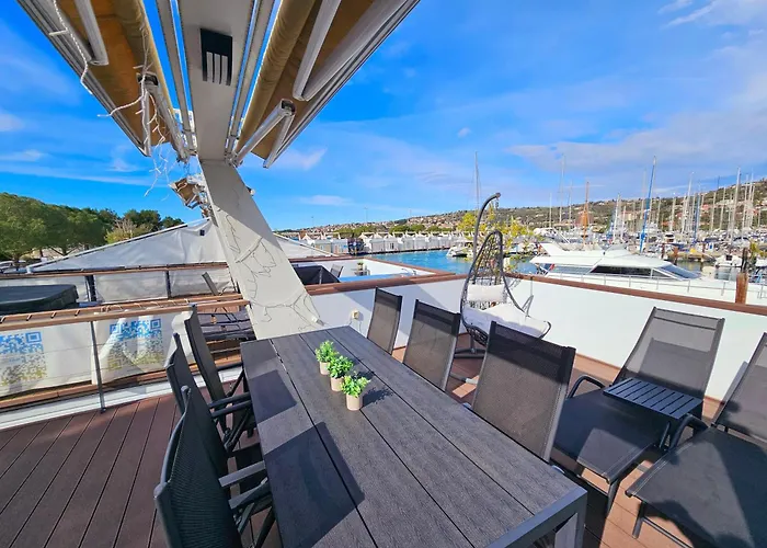 Floating Sea House - Vital Lux
