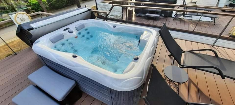Floating Sea House - Vital Lux