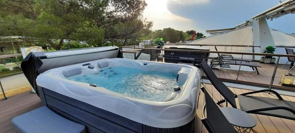 Floating Sea House - Vital Lux *