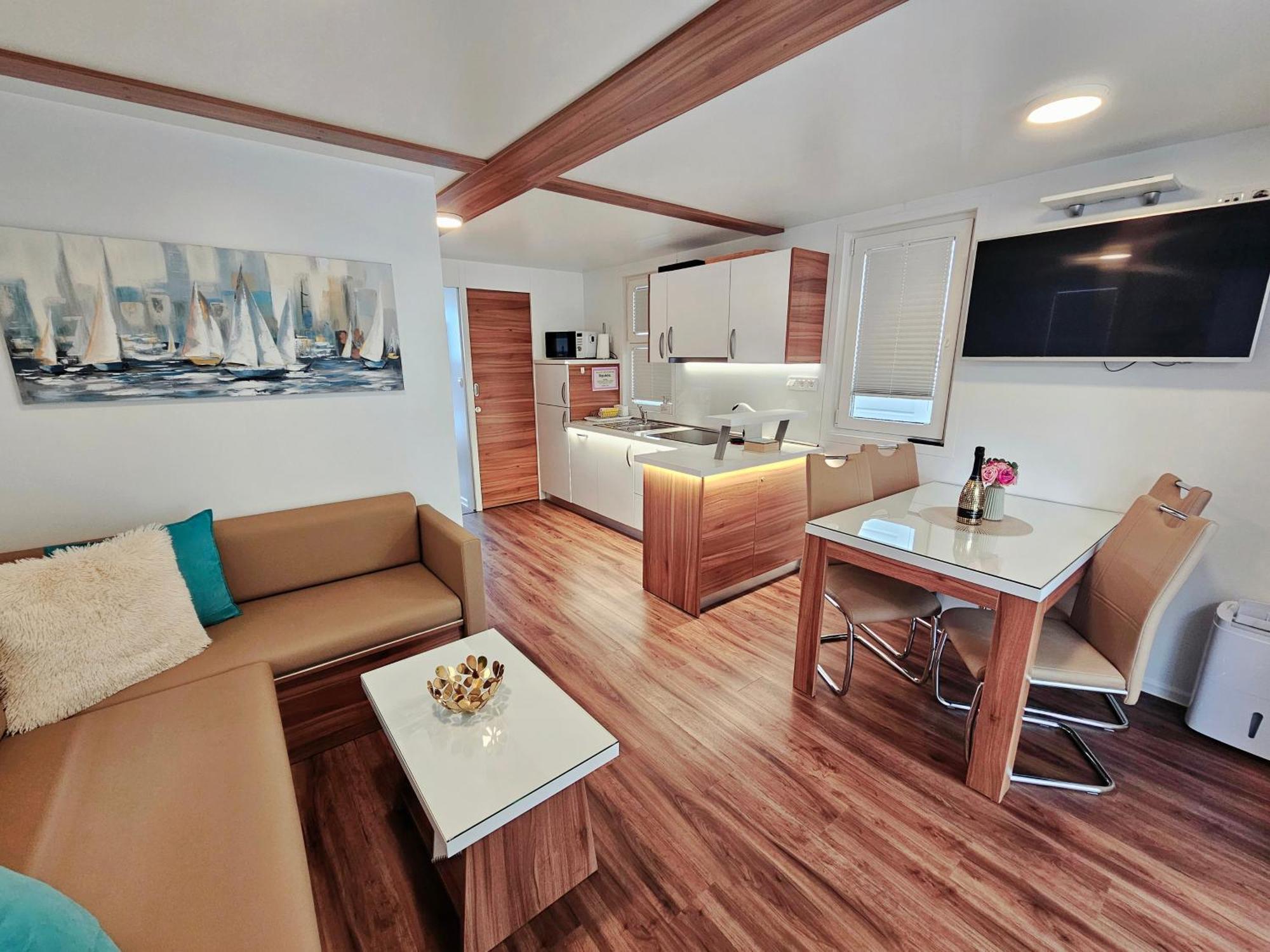 Floating Sea House - Vital Lux
