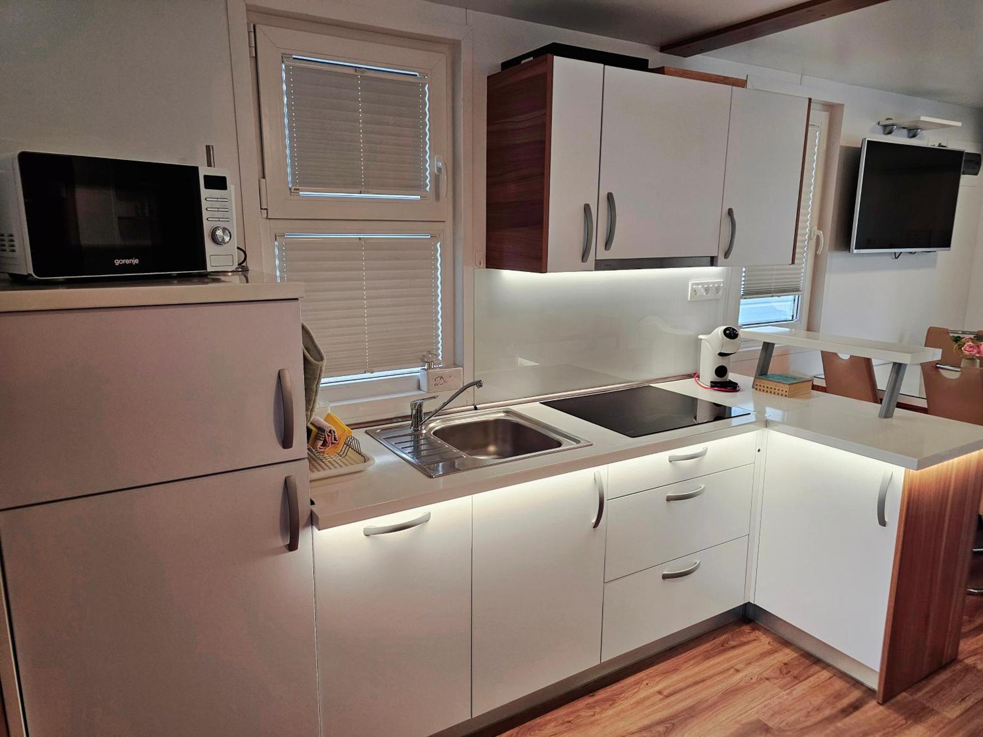 Floating Sea House - Vital Lux Apartment