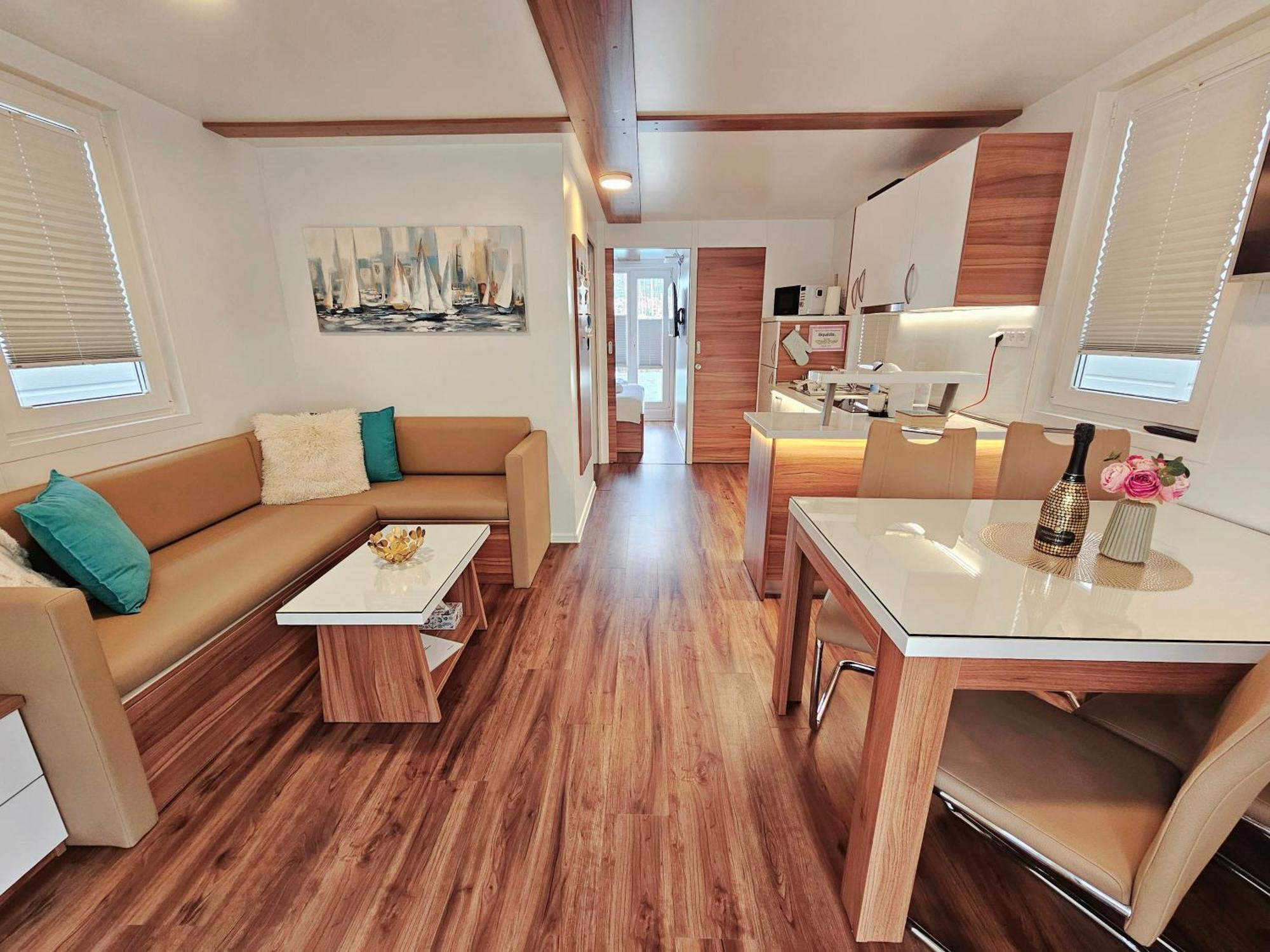 Floating Sea House - Vital Lux Apartma *