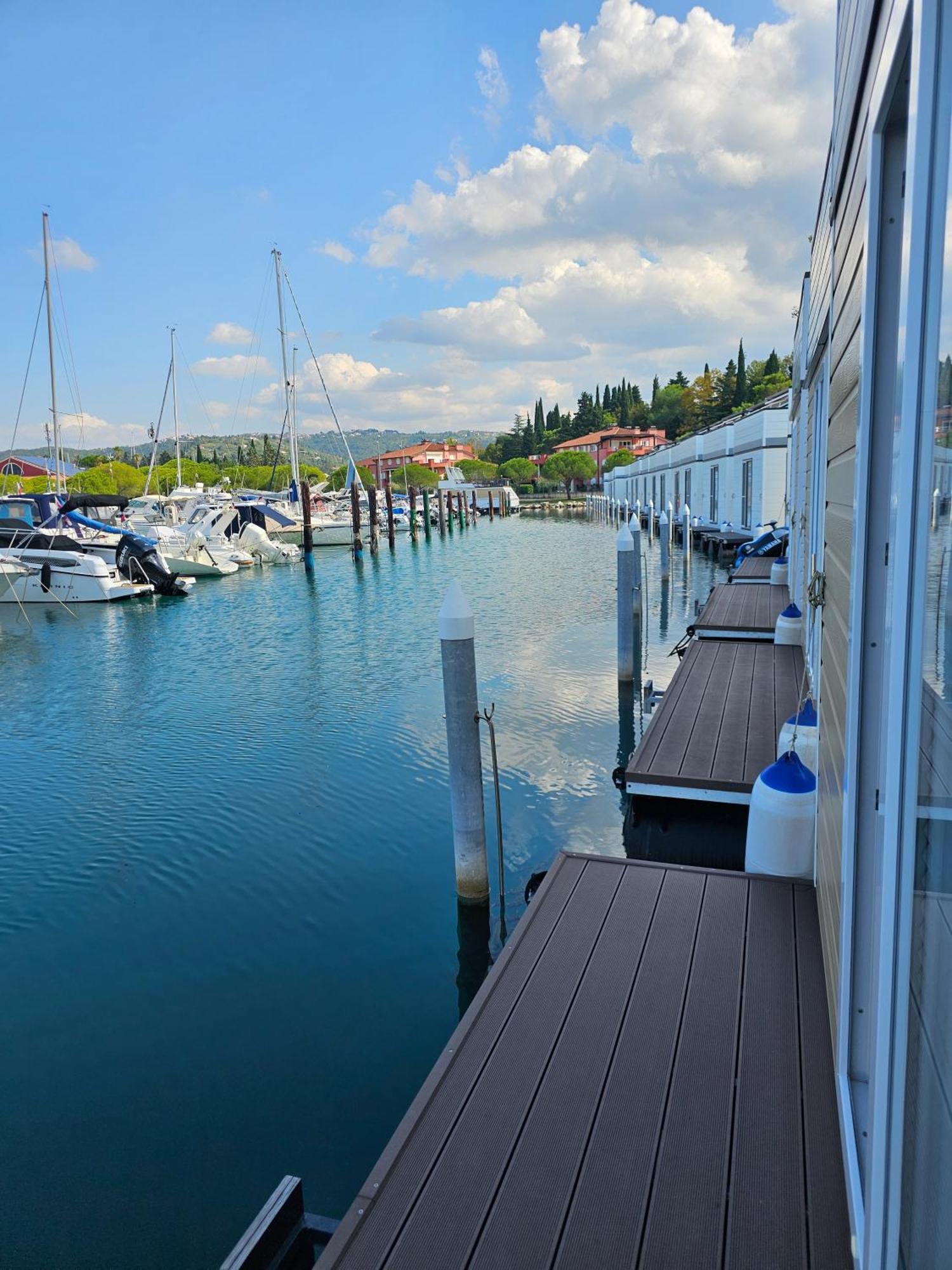 Floating Sea House - Vital Lux Apartment