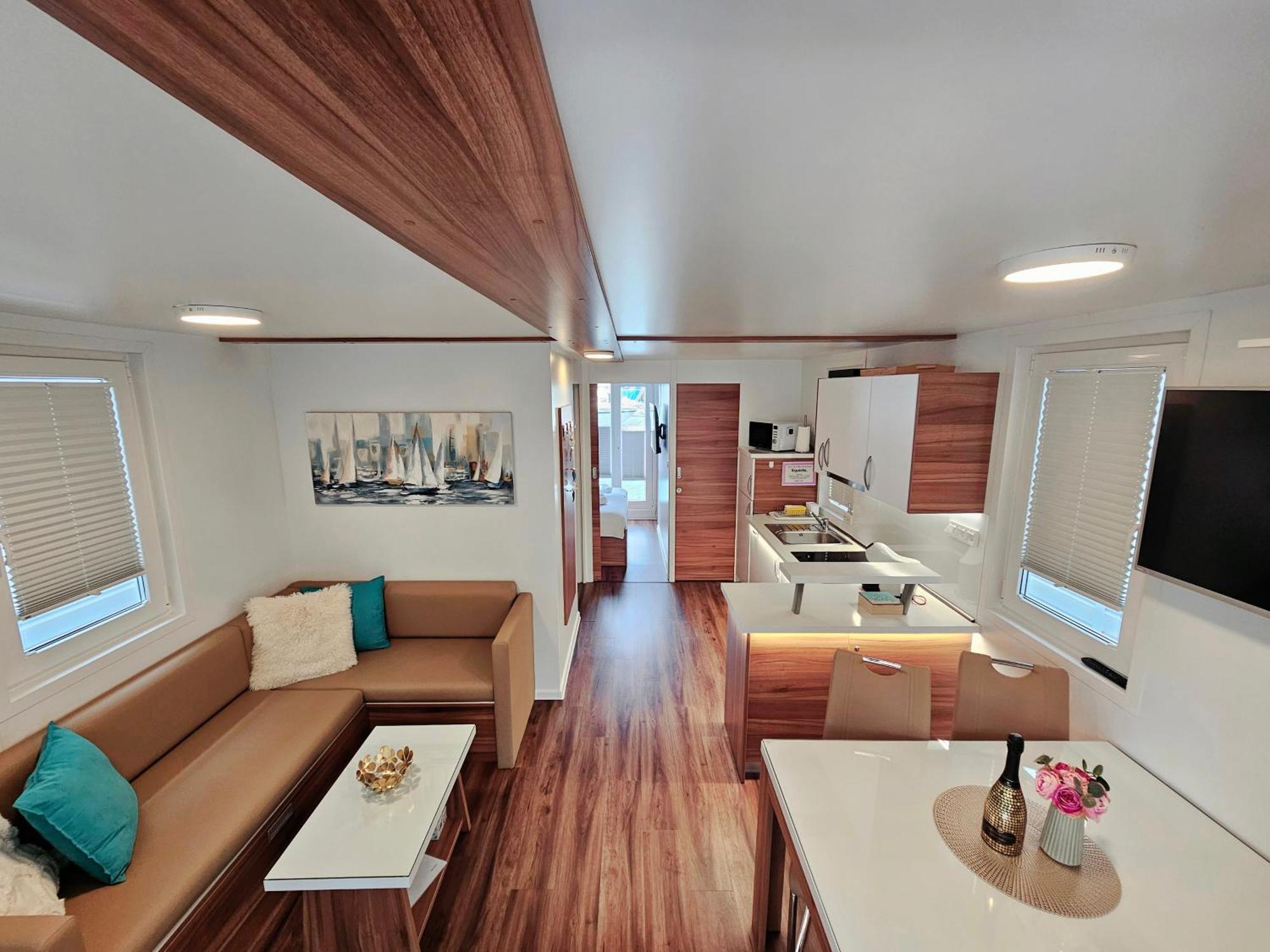 Floating Sea House - Vital Lux