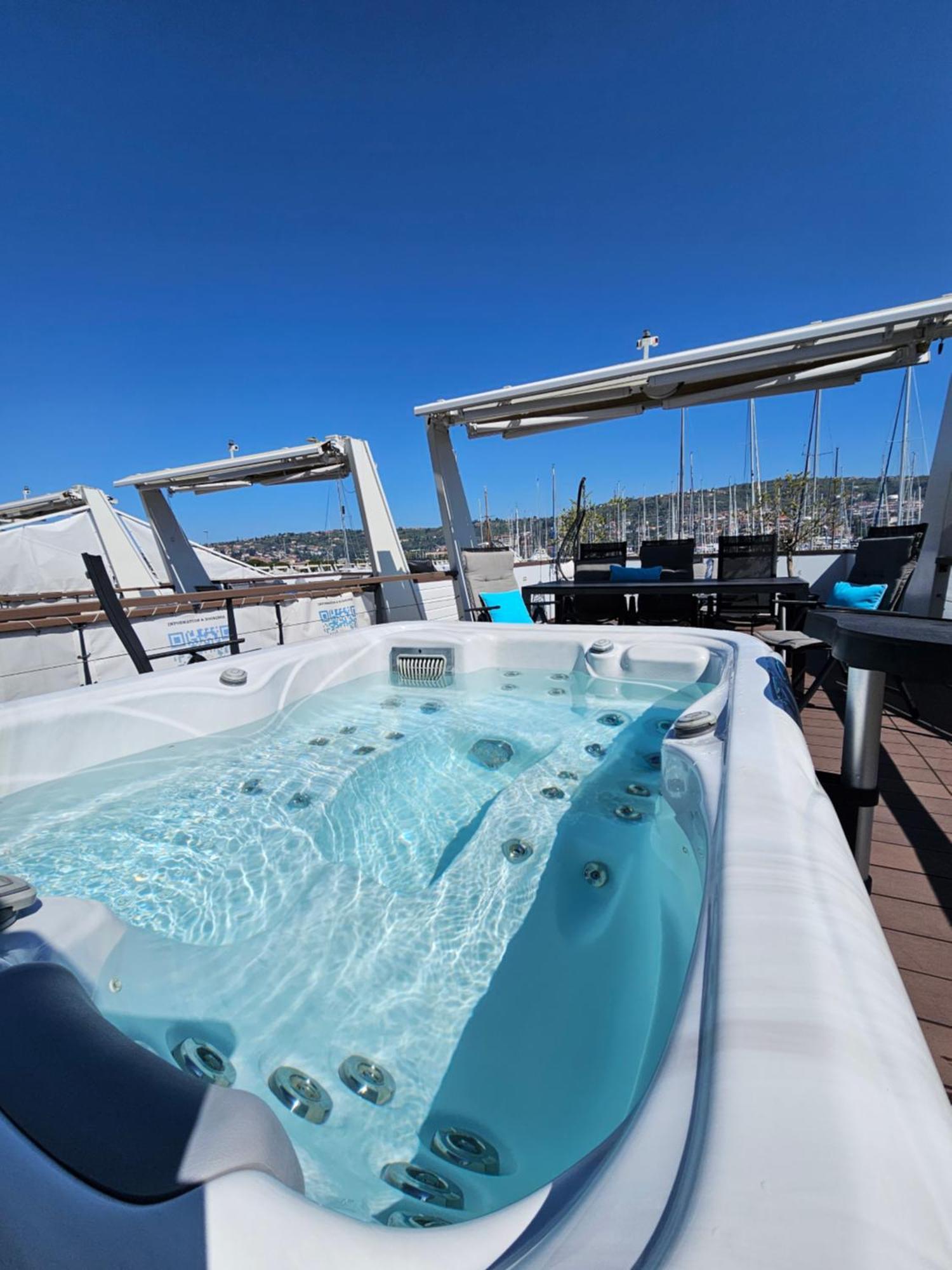 Floating Sea House - Vital Lux Apartment *